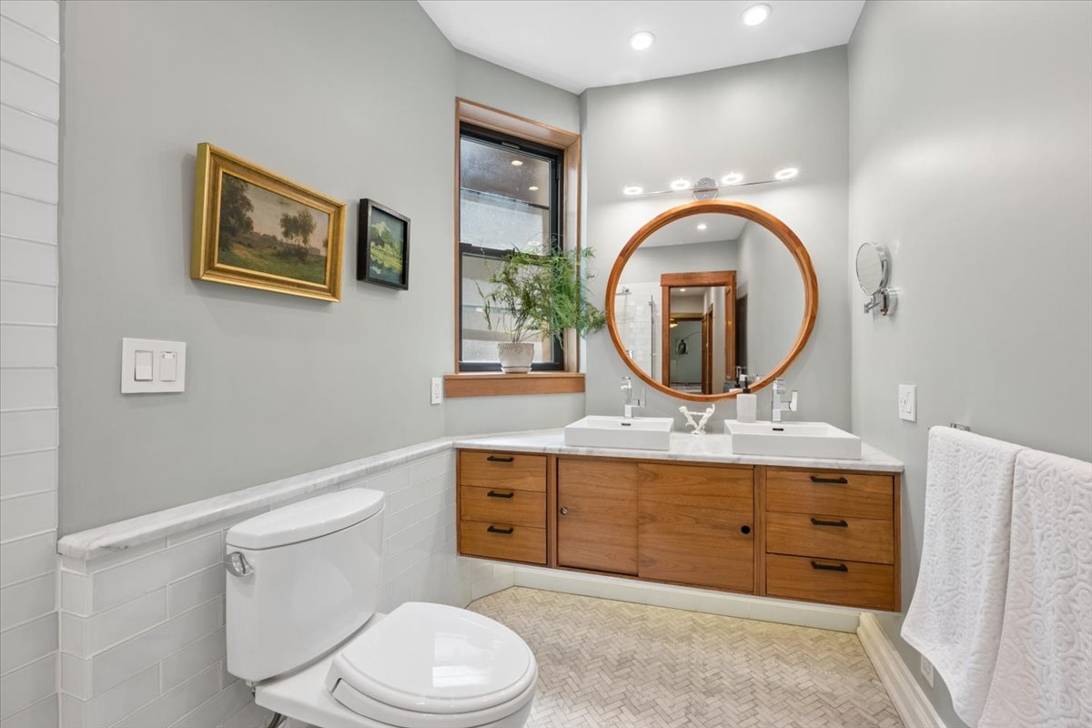 521 West Surf Street, Unit 3 Chicago, IL 60657 - Photo 8 of 20