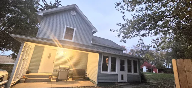 a view of house with a outdoor space