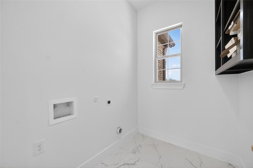 1530 South Houston School Road Lancaster, TX 75146 - Photo 12 of 37 a view of an empty room with a window