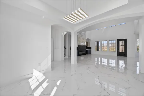 a view of livingroom with furniture