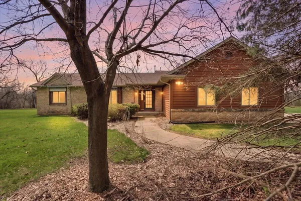 $1,250,000 | S28W36305 Scuppernong Circle, Ottawa, WI 53118