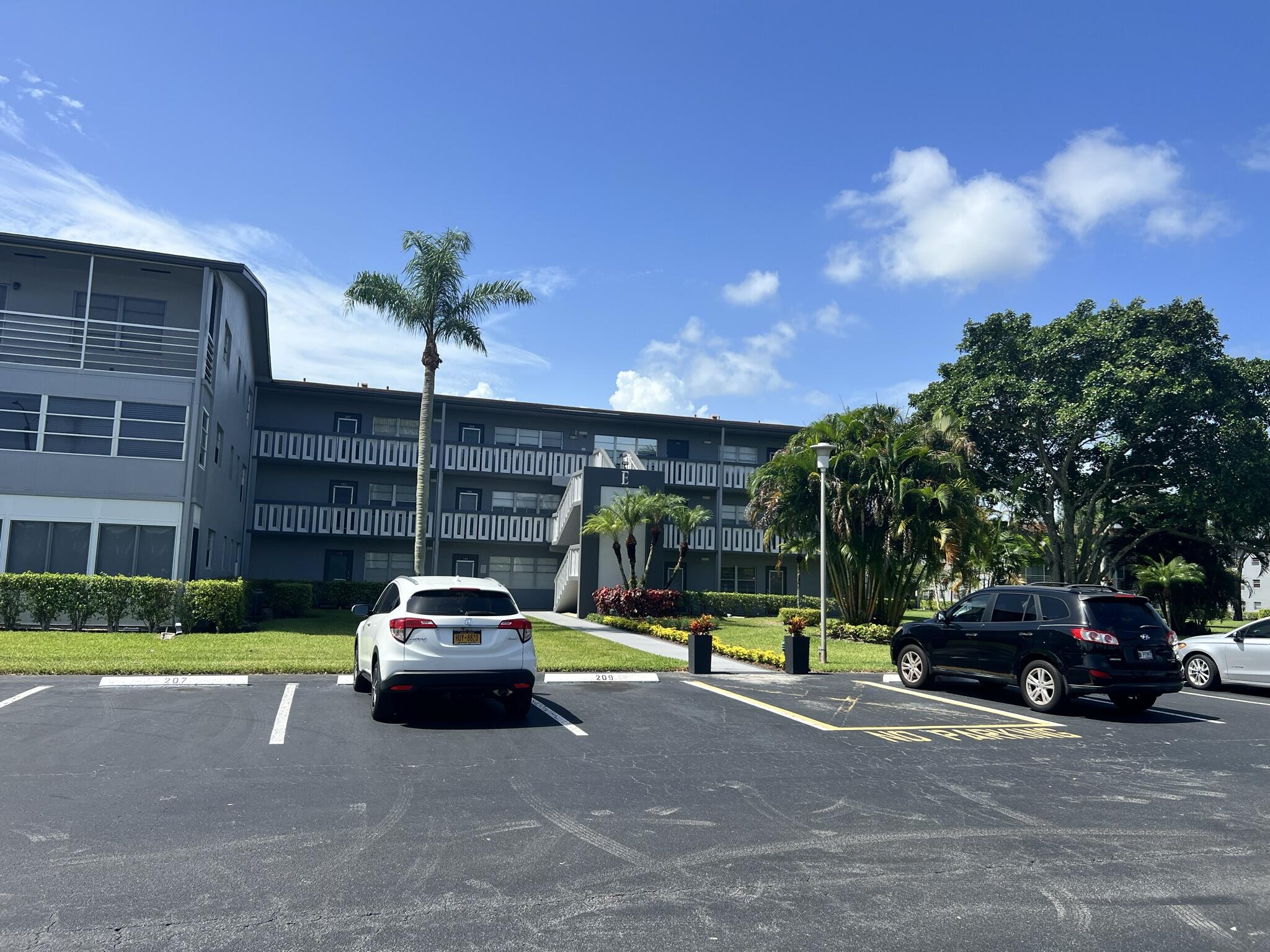 200 Suffolk F, Unit E Boca Raton, FL 33434 - Photo 2 of 27 Front of Building