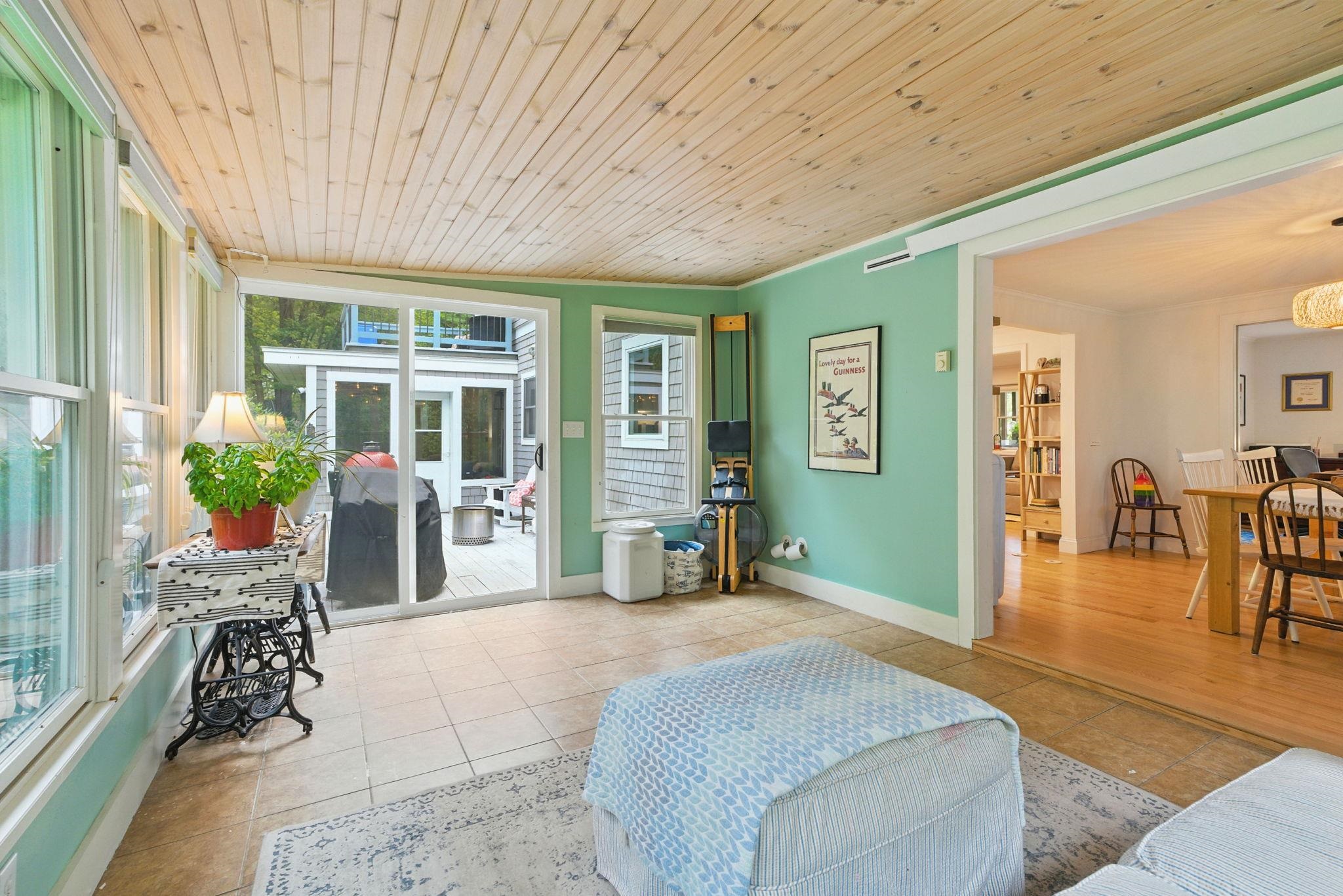 9 Dattillo Road Derry, NH 03038 - Photo 11 of 60