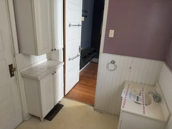a view of utility room