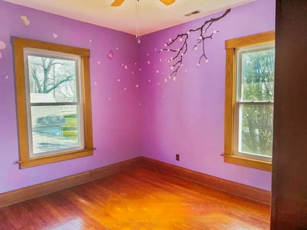 a view of empty room with window