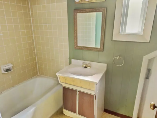 $99,900 | 410 South Market Street, Sparta, IL 62286