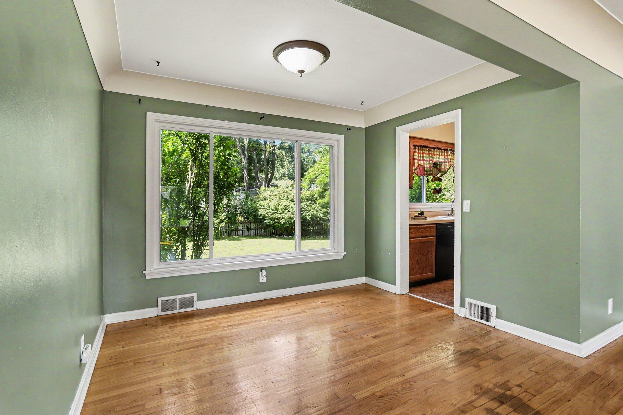 1835 Banbury Road Kalamazoo, MI 49001 - Photo 5 of 27 005_file_7771
