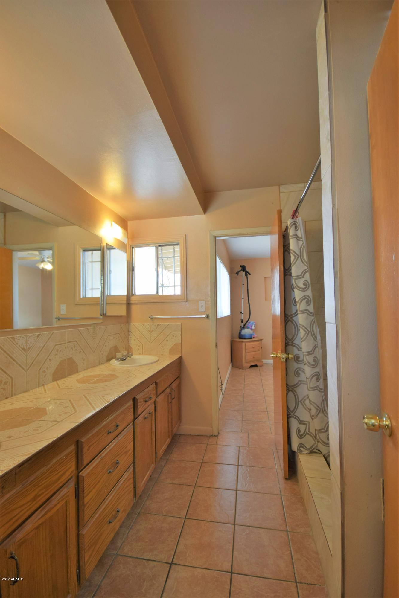 2138 West Thomas Road Phoenix, AZ 85015 - Photo 23 of 28 DSC_2436