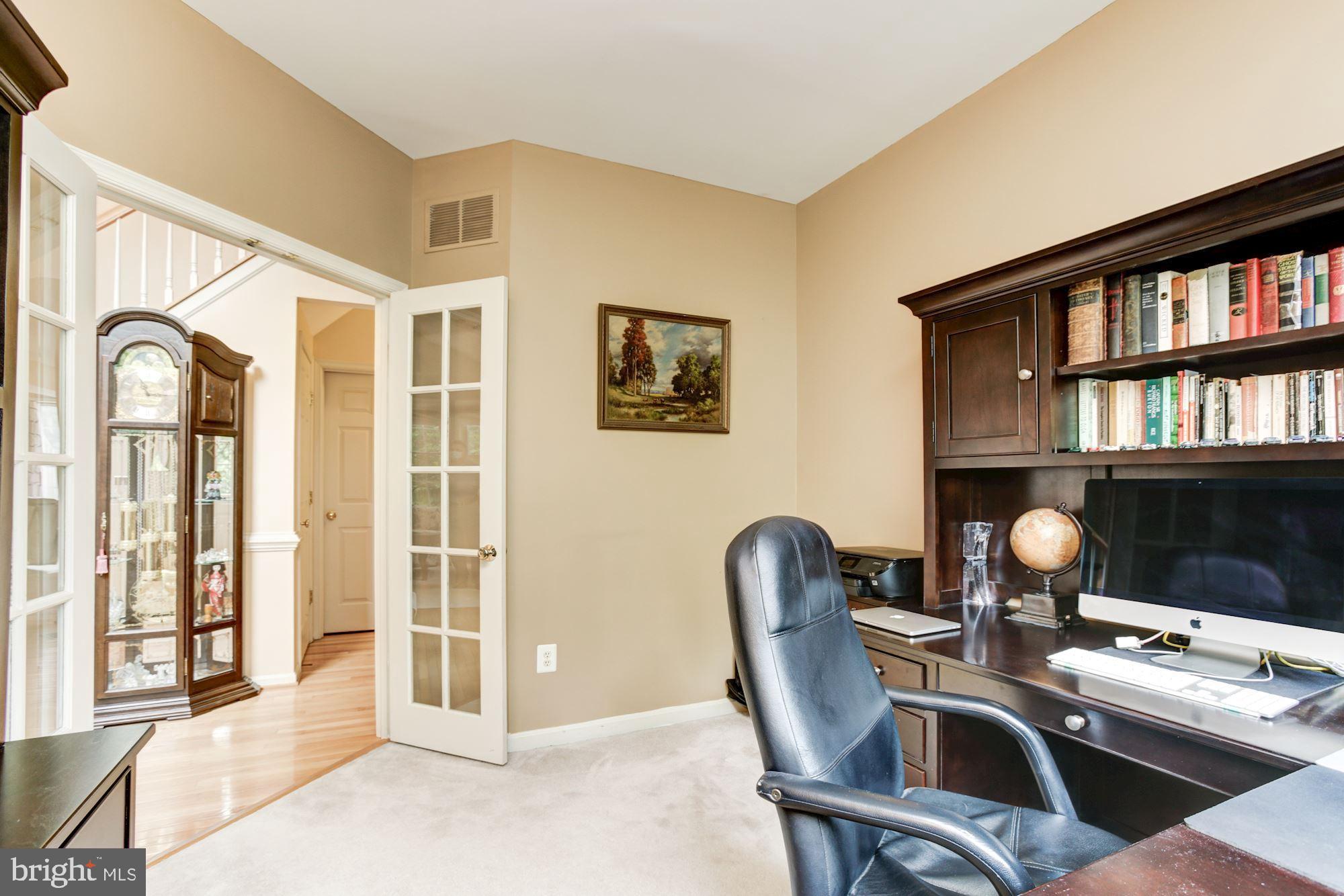 9737 Starling Road Ellicott City, MD 21042 - Photo 5 of 35 Den/ Office
