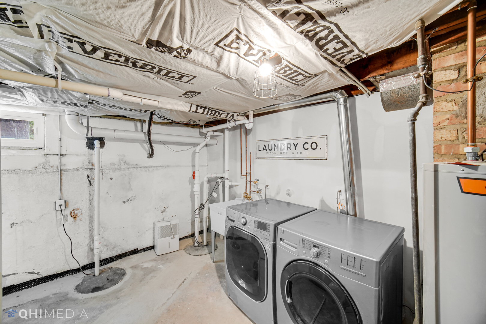 18345 Perth Avenue Homewood, IL 60430 - Photo 19 of 22 a utility room with dryer and washer