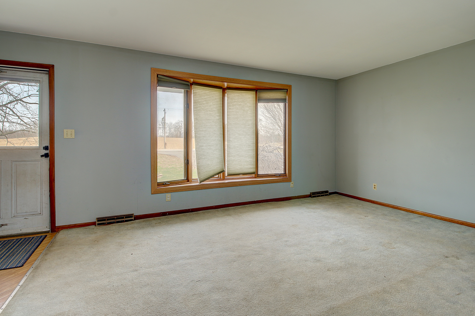 1356 Smith Road Lockport, IL 60441 - Photo 4 of 20 an empty room with windows