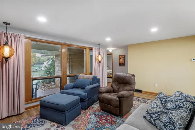 $239,900 | 224 East Potomac Street, Cumberland, MD 21502