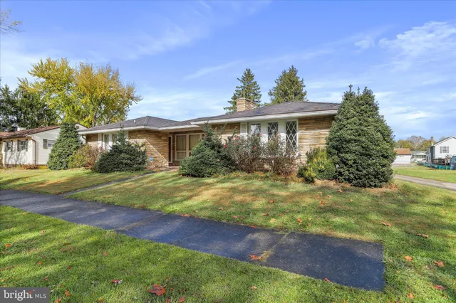 $239,900 | 224 East Potomac Street, Cumberland, MD 21502