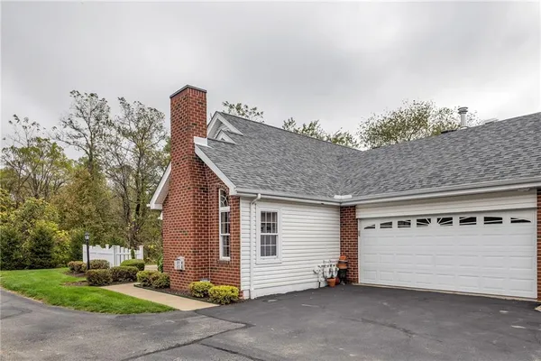 $438,000 | 5109 Hemlock Lane, Murrysville, PA 15668