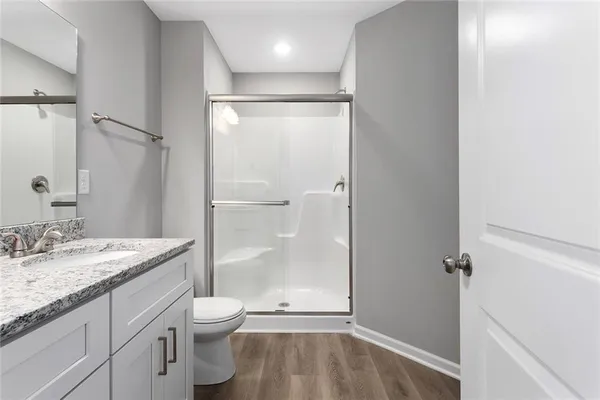 $379,900 | 702 Red Clover Court, Raymore, MO 64083