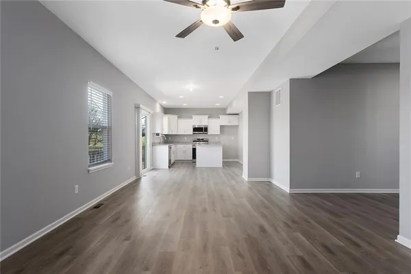 $379,900 | 702 Red Clover Court, Raymore, MO 64083