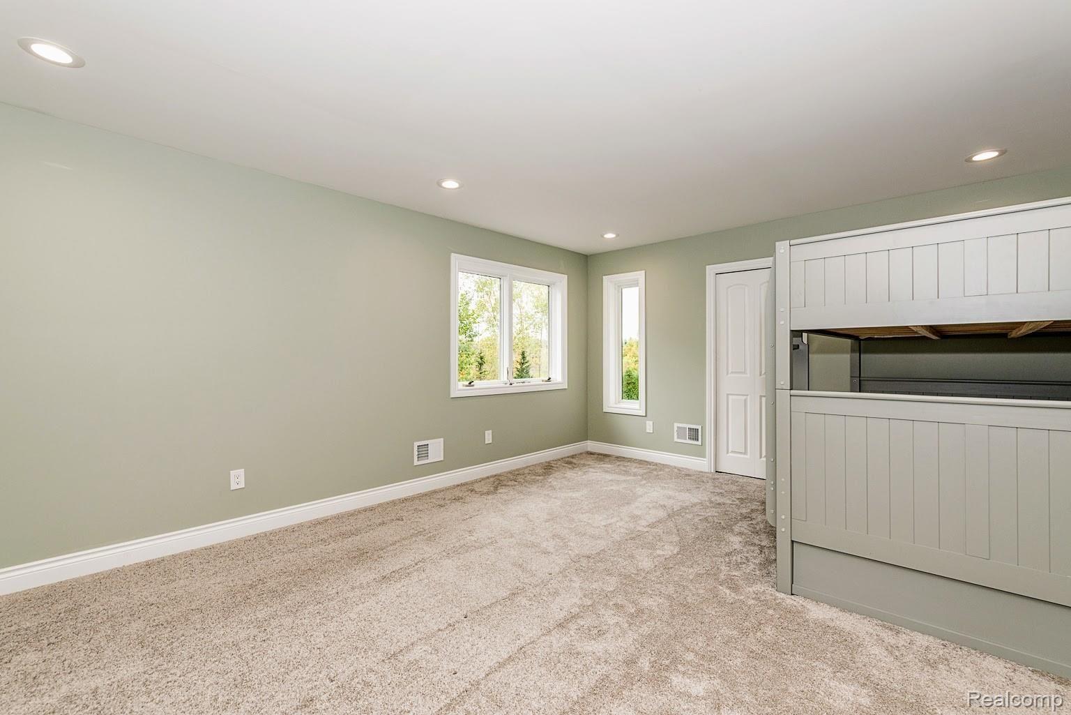 25101 Rust Road New Boston, MI 48164 - Photo 19 of 61 DSC_5536.jpg