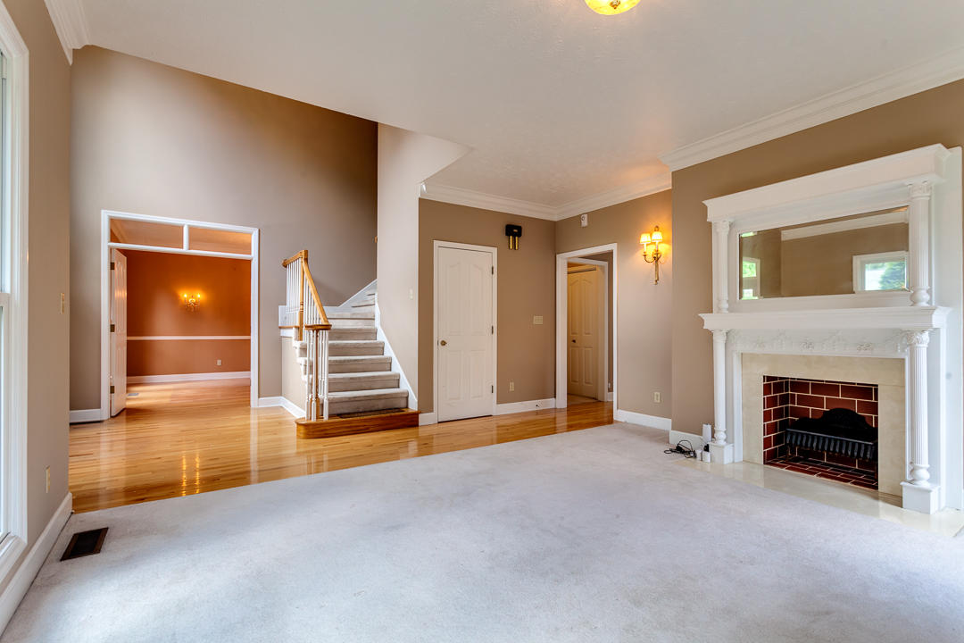 14 Raintree Place Oak Ridge, TN 37830 - Photo 6 of 40 Living Room