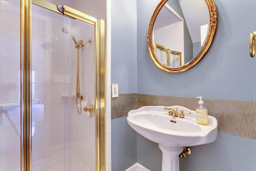 14 Raintree Place Oak Ridge, TN 37830 - Photo 8 of 40 Main Level Bath