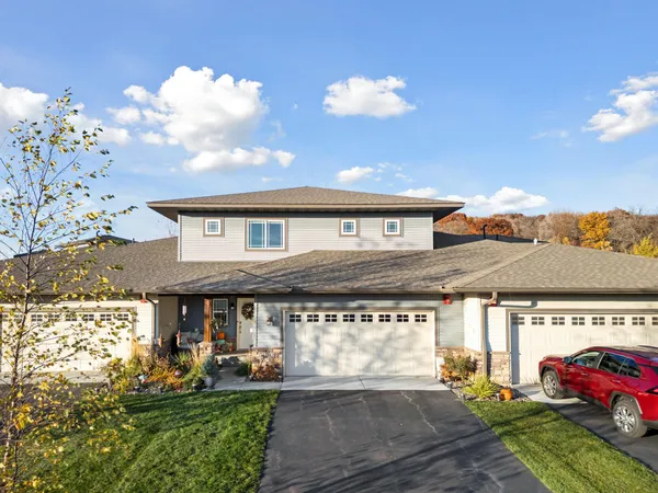 $379,900 | 1102 Lorraine Court, Carver, MN 55315
