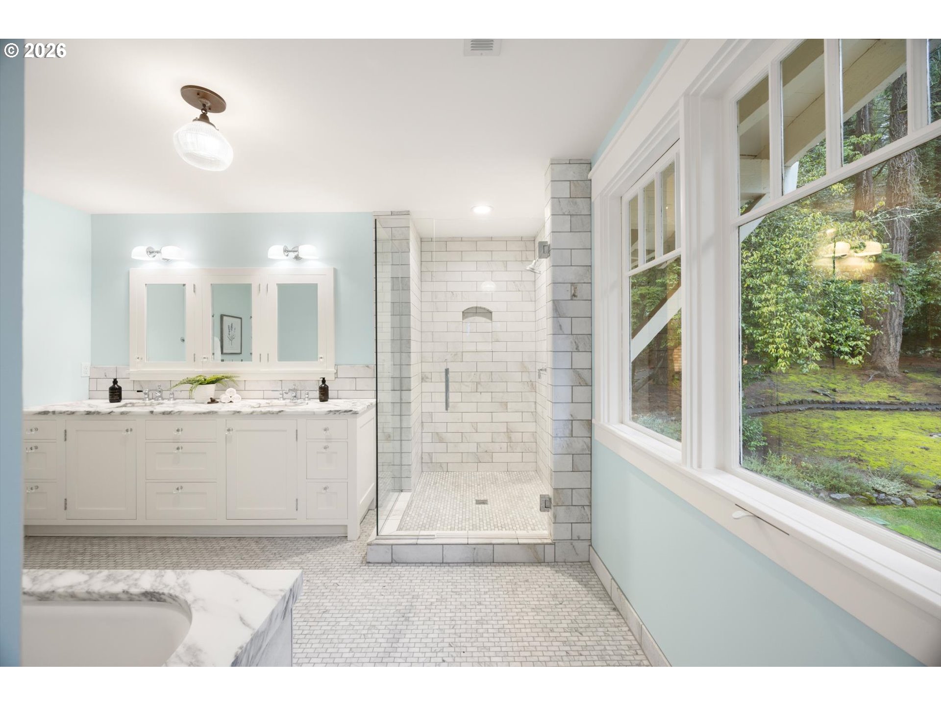 49 Southwest Briarwood Road Lake Oswego, OR 97034 - Photo 27 of 48 Primary Bedroom