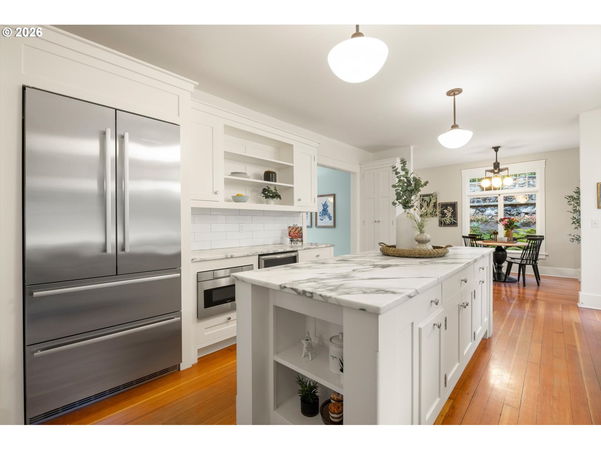 49 Southwest Briarwood Road Lake Oswego, OR 97034 - Photo 4 of 48 Kitchen