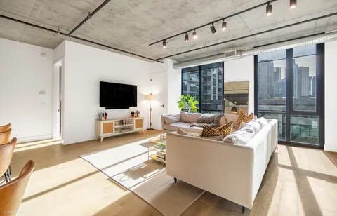 $1,250,000 | 111 South Peoria Street, Unit 309, Chicago, IL 60607