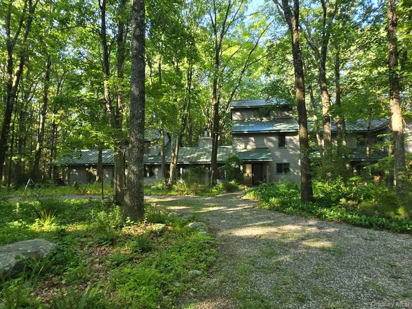 $2,390,000 | 15 Cox Drive, Warwick, NY 10950