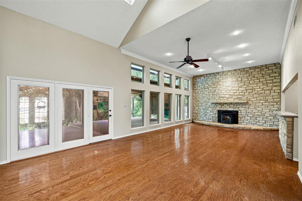 10100 Ravenswood Road Granbury, TX 76049 - Photo 7 of 40