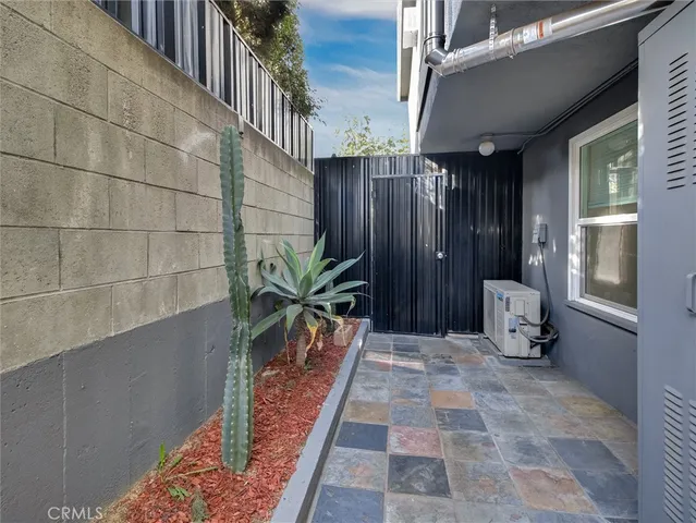 $1,900 | 985 1/2 Dexter Street, Los Angeles, CA 90042