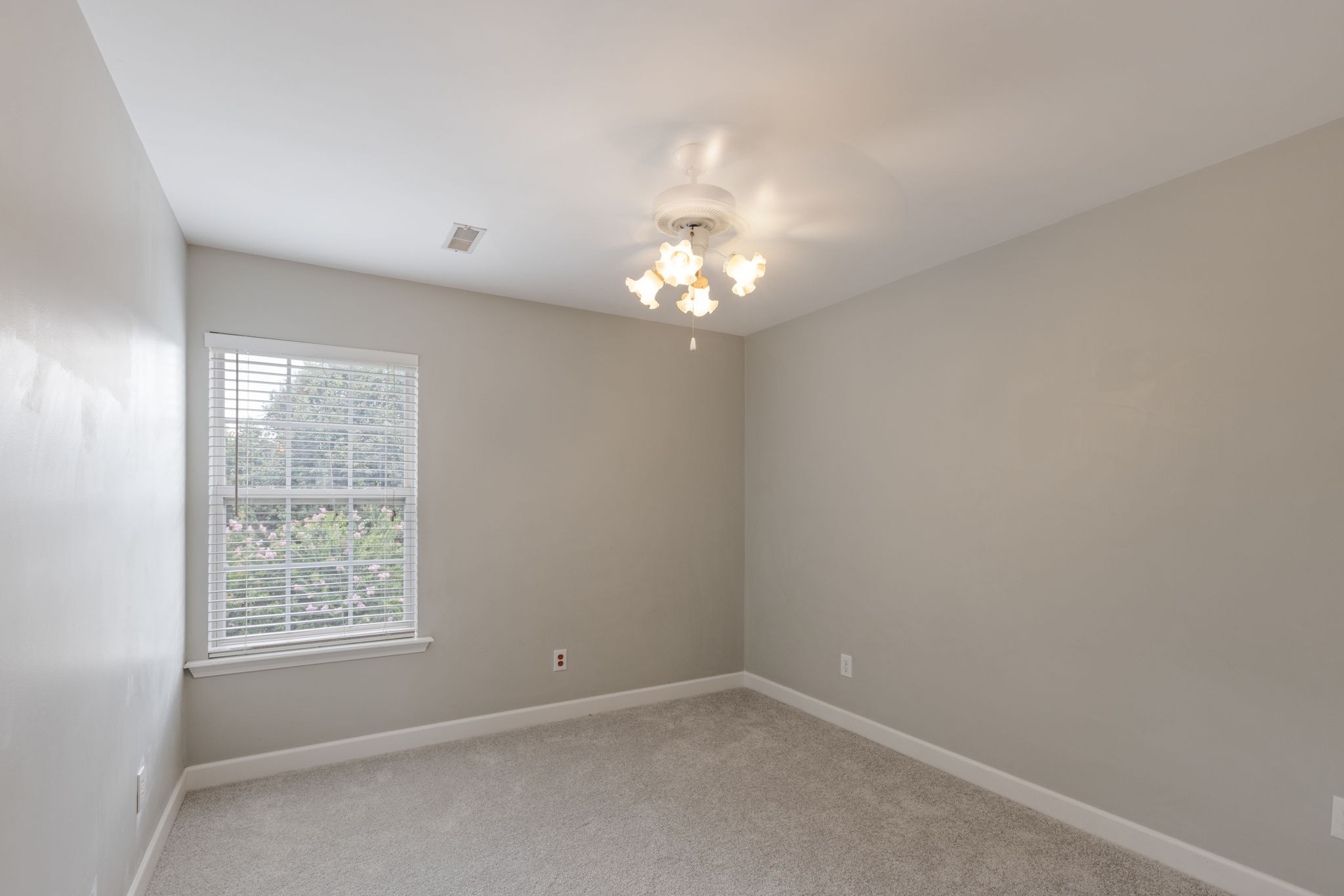 2505 Preston Way Spring Hill, TN 37174 - Photo 19 of 37 an empty room with a window