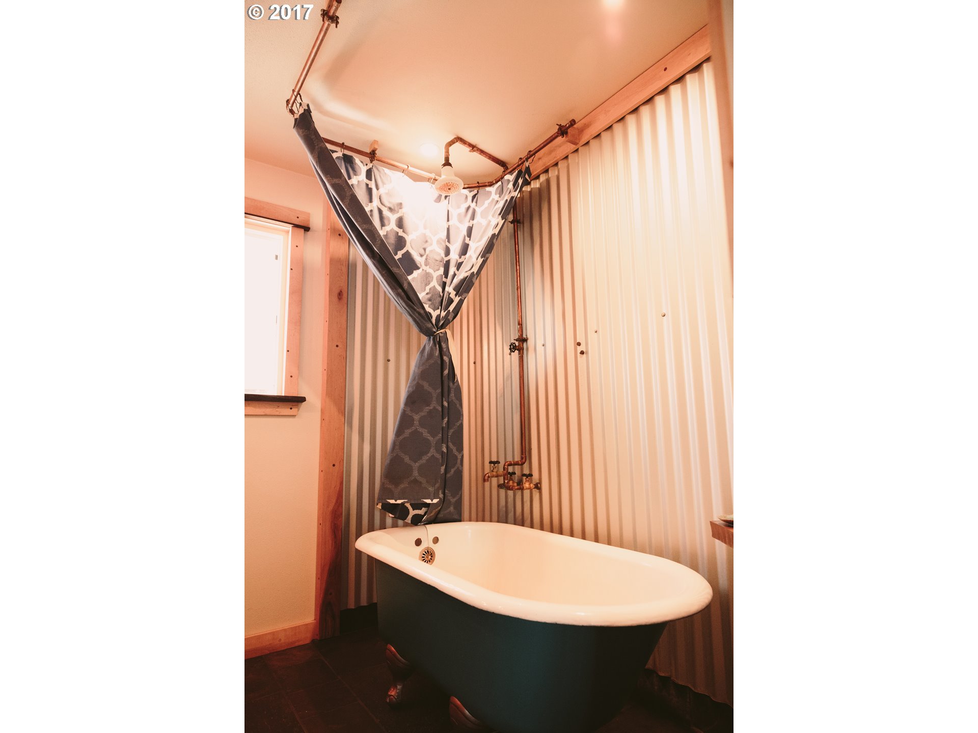 87633 Central Road Eugene, OR 97402 - Photo 6 of 30 Bathroom