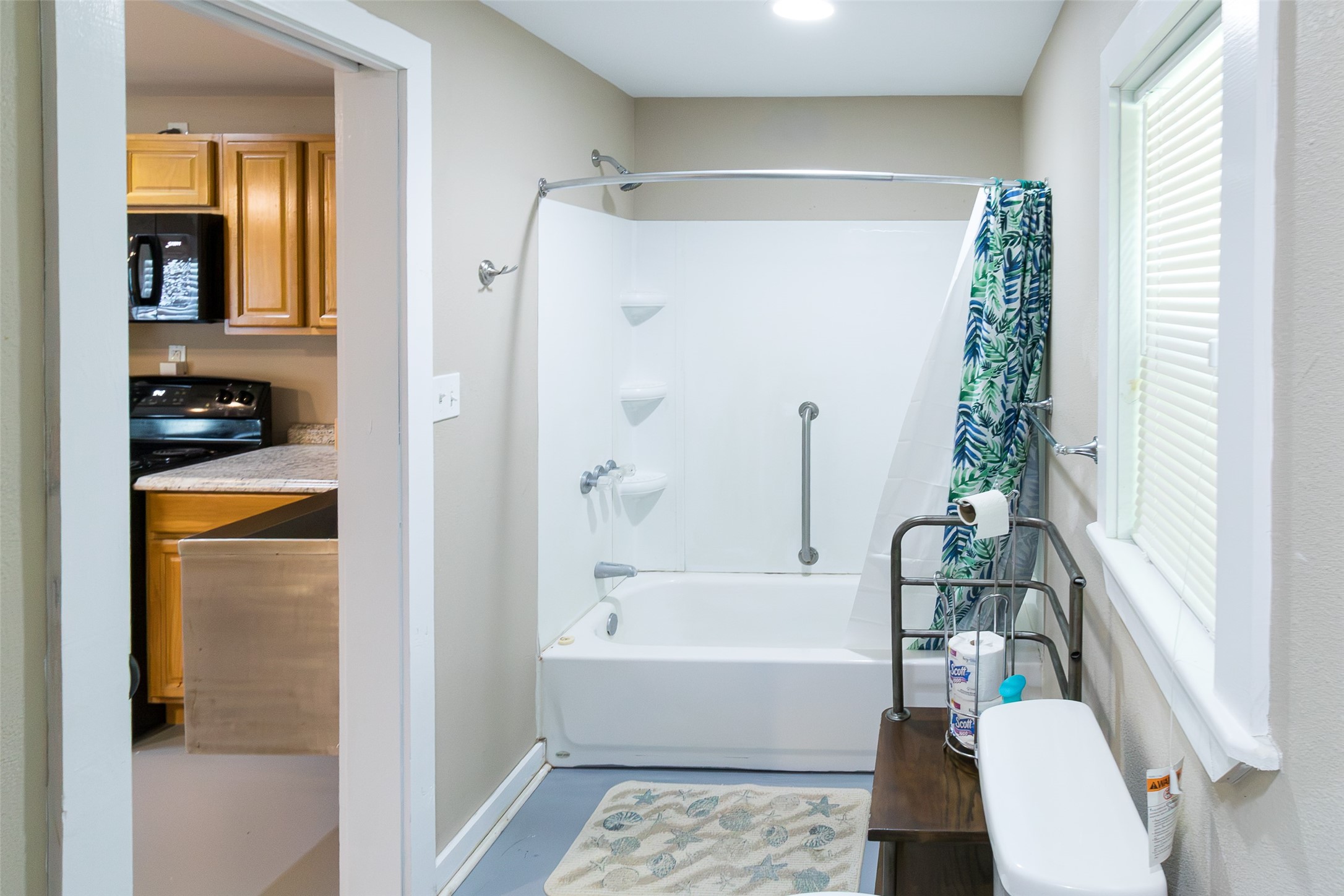 511 Commerce Street Palacios, TX 77465 - Photo 24 of 40 Unit C - Studio