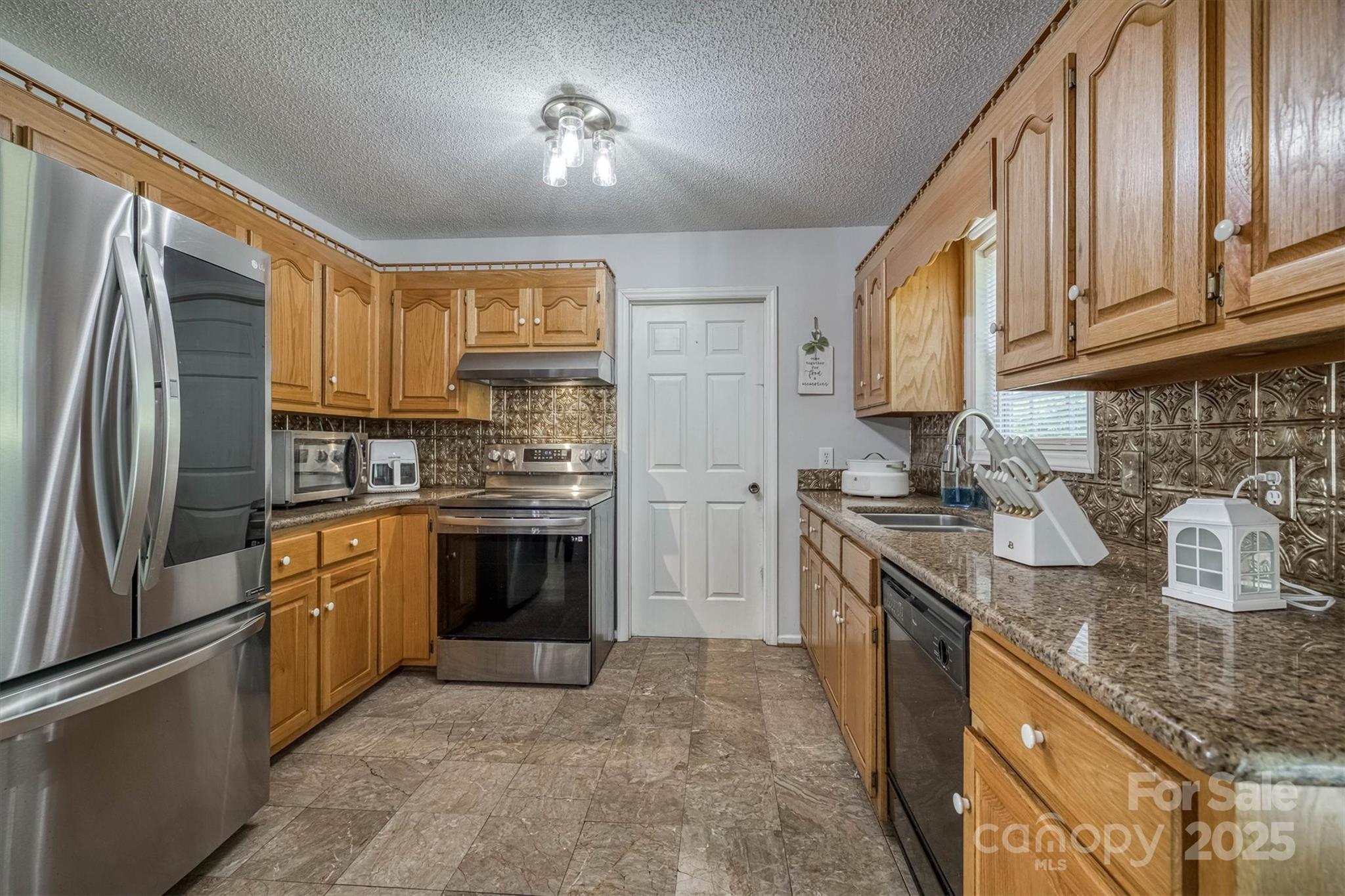 905 Severt Circle Lenoir, NC 28645 - Photo 11 of 31