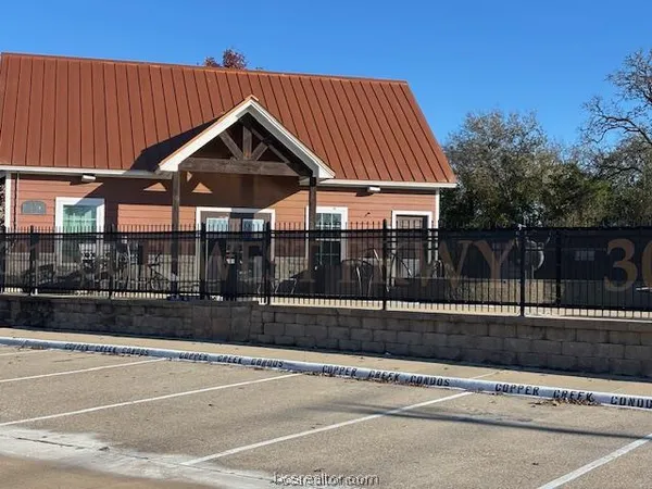 $2,500 | 301 Southwest Parkway, Unit 309, College Station, TX 77840