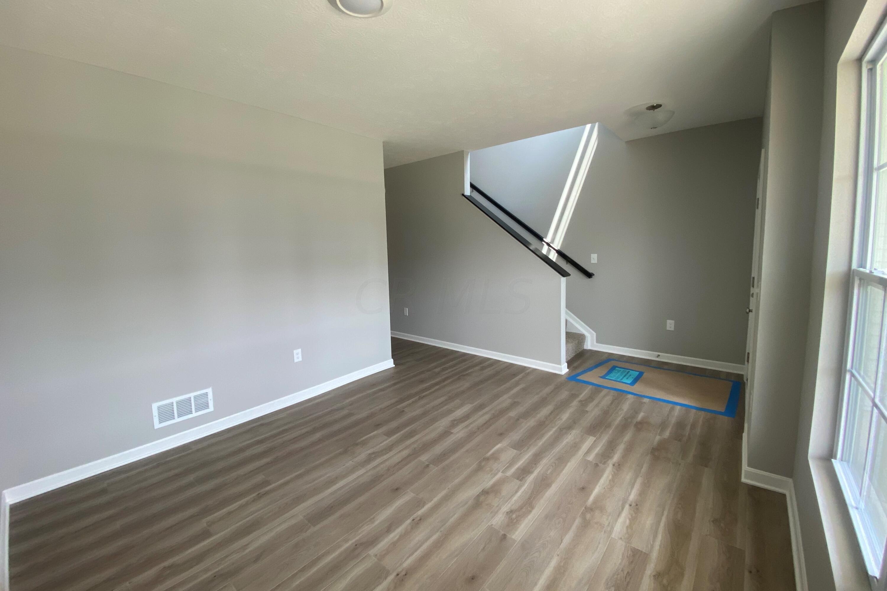 8074 Marilyn Road Reynoldsburg, OH 43068 - Photo 4 of 39 Interior