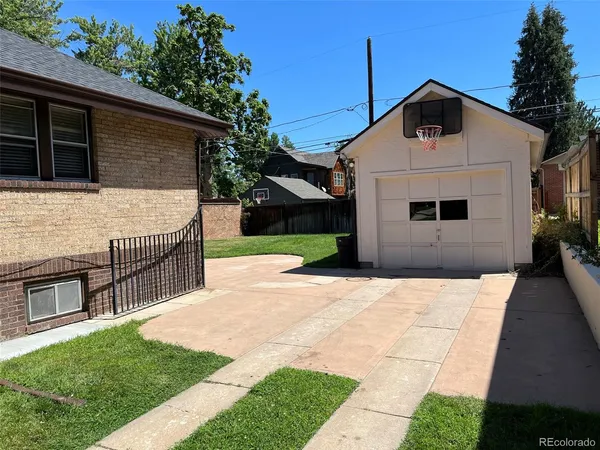 $3,995 | 750 South Gaylord Street, Denver, CO 80209