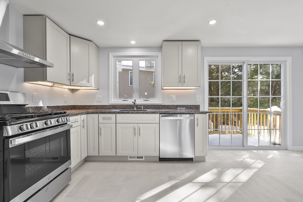 41 Boston Road, Unit 184 Billerica, MA 01862 - Photo 1 of 22 Gallery Image 1