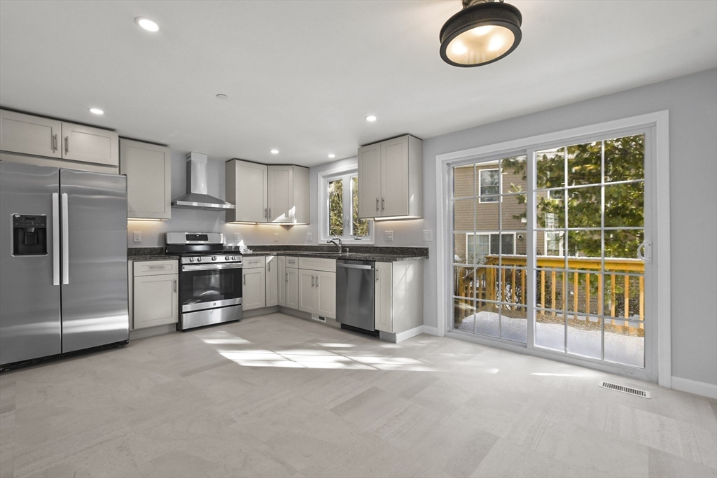 41 Boston Road, Unit 184 Billerica, MA 01862 - Photo 5 of 22 Gallery Image 5