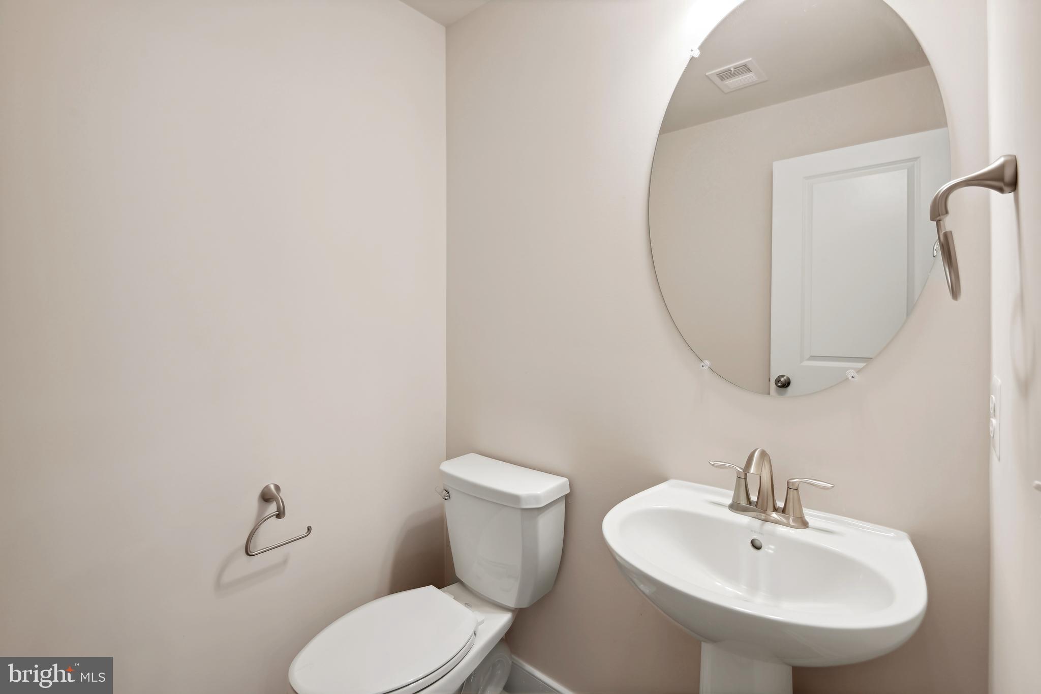12127 American Chestnut Road Bowie, MD 20720 - Photo 16 of 20 Powder Room