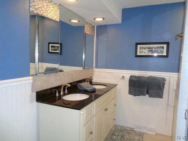 3880 Azalea Road Allentown, PA 18103 - Photo 16 of 34 Gallery Image 16