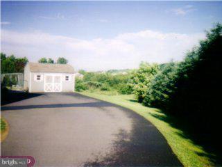 281 Fox Road Mohrsville, PA 19541 - Photo 4 of 5 Gallery Image 4