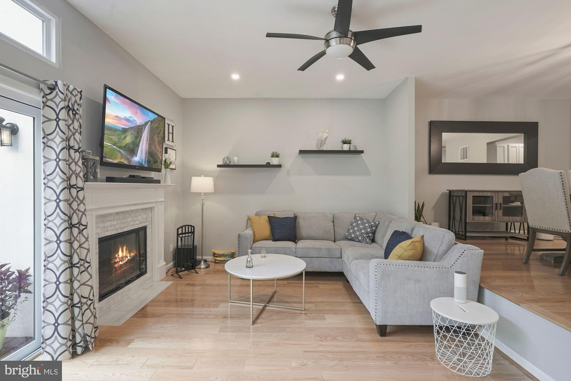 2324 Millennium Lane Reston, VA 20191 - Photo 2 of 32 Delightful Living Room