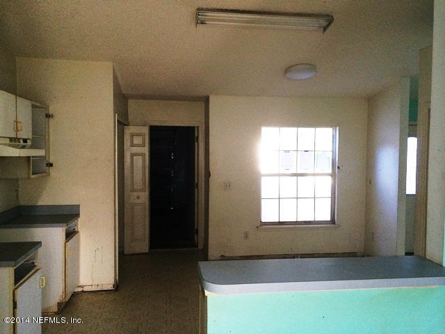 3433 Bristol Bridge Road Orange Park, FL 32073 - Photo 2 of 14 KITCHEN VIEW