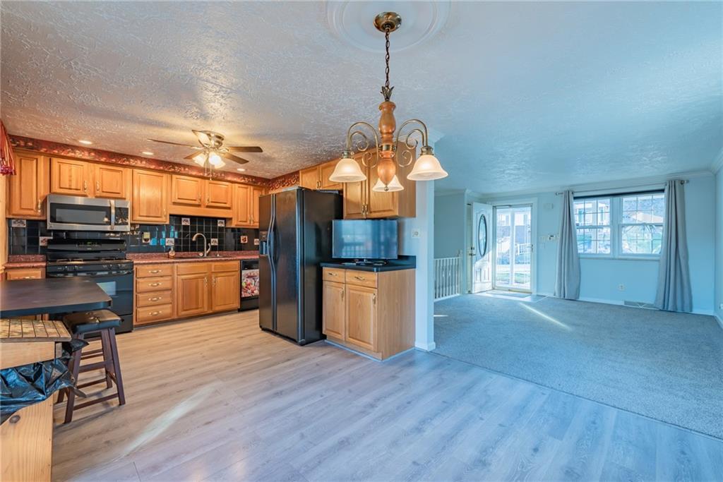 269 Hazel Road Pittsburgh, PA 15235 - Photo 7 of 24 Gallery Image 7