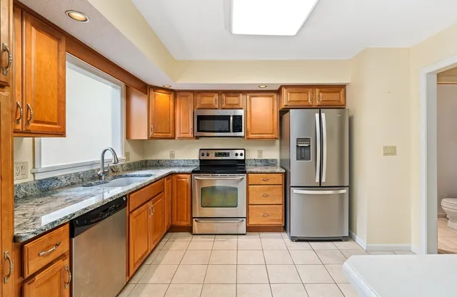 $329,900 | 7 Castle Hills Road, Unit G, Agawam, MA 01001