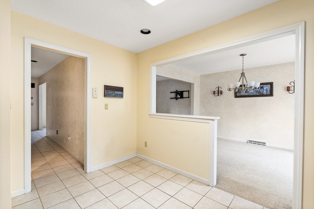 7 Castle Hills Road, Unit G Agawam, MA 01001 - Photo 15 of 40