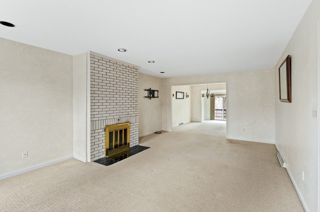 7 Castle Hills Road, Unit G Agawam, MA 01001 - Photo 5 of 40