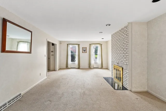 $329,900 | 7 Castle Hills Road, Unit G, Agawam, MA 01001