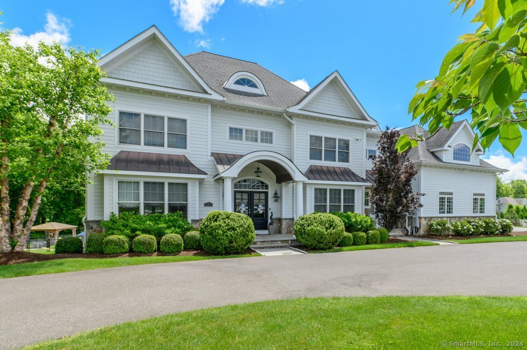 645 St Johns Dr  